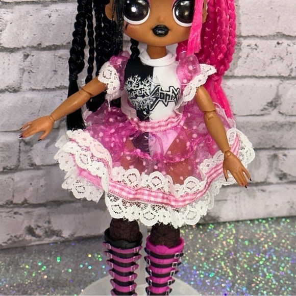 L.O.L. Surprise! LOL Surprise OMG Rock Metal Chick Remix Fashion Punk Doll - Picture 7 of 13